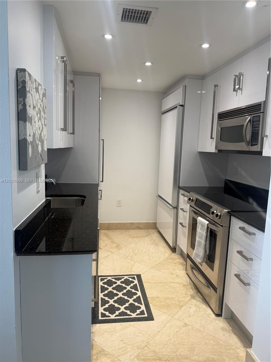 10275 Collins Ave #1221, Bal Harbour FL 33154