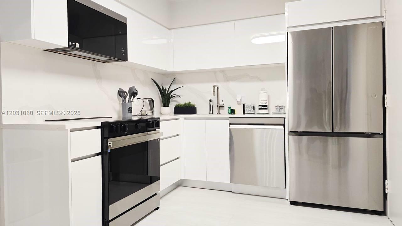 5151 Collins Ave #726, Miami Beach FL 33140