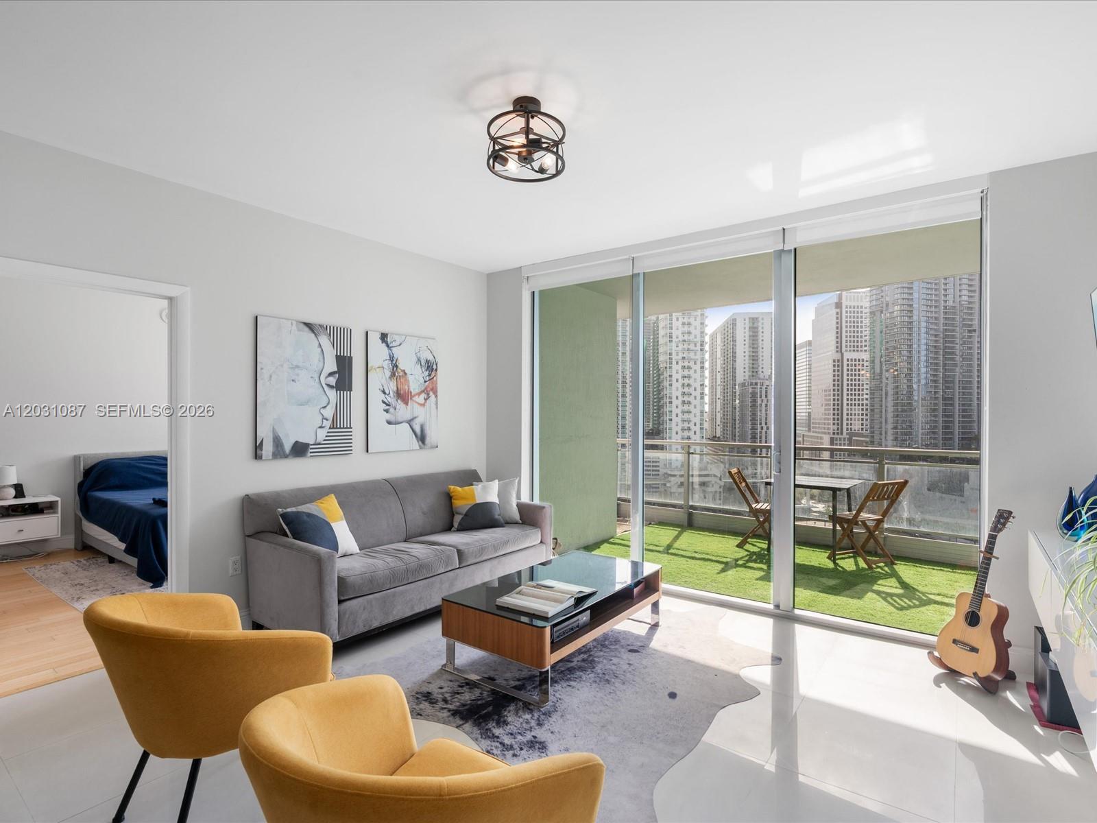 90 SW 3rd St #2015, Miami FL 33130
