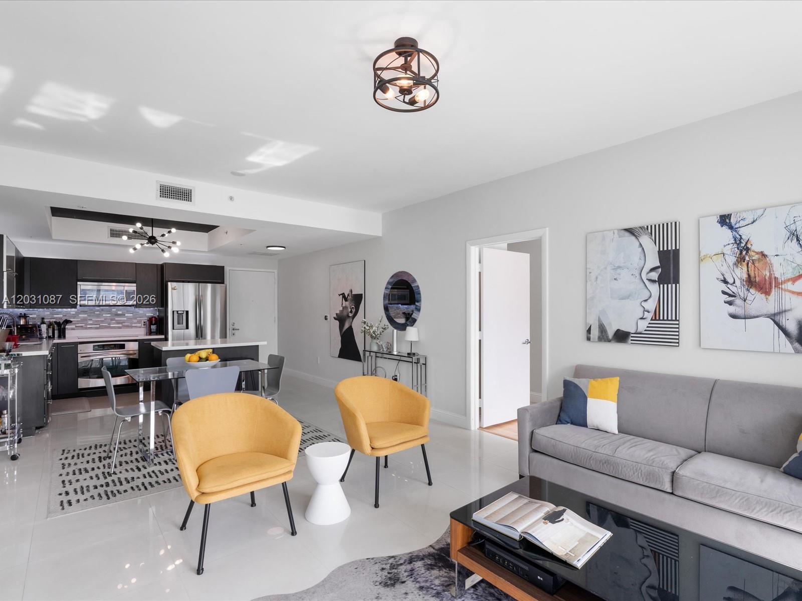 90 SW 3rd St #2015, Miami FL 33130
