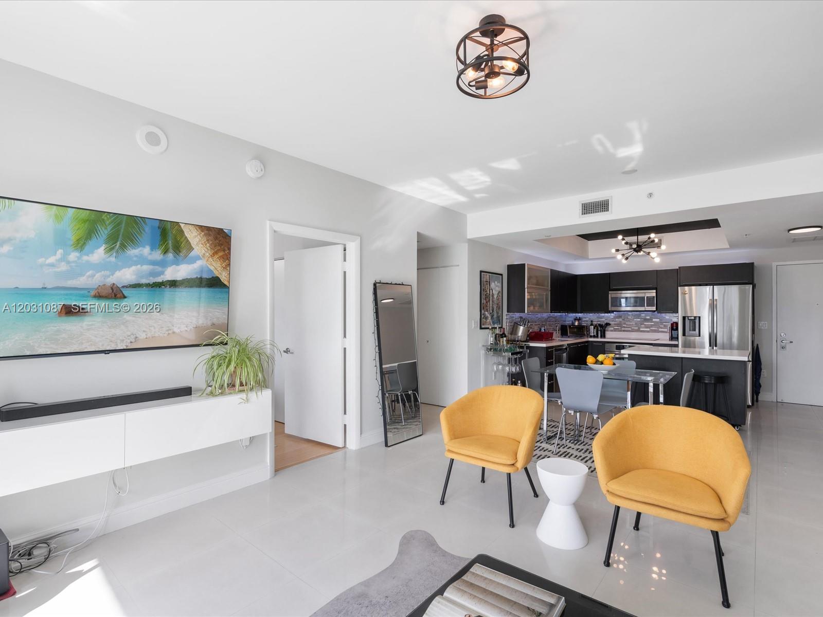 90 SW 3rd St #2015, Miami FL 33130