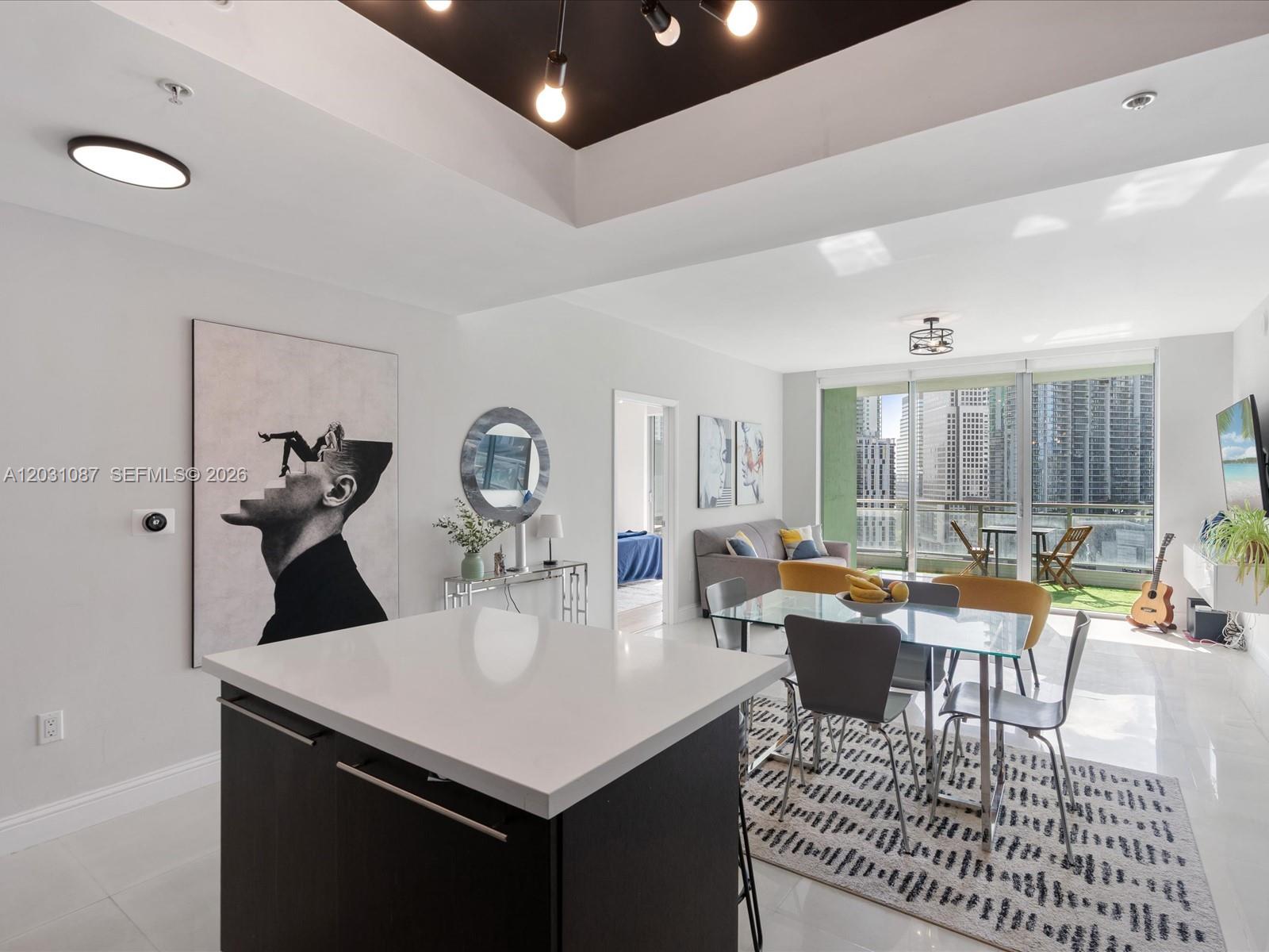 90 SW 3rd St #2015, Miami FL 33130