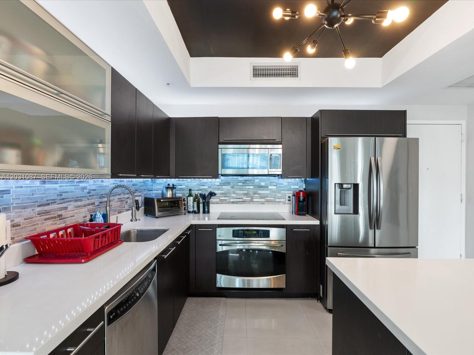 90 SW 3rd St #2015, Miami FL 33130