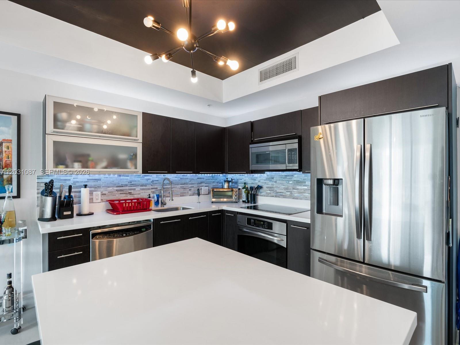 90 SW 3rd St #2015, Miami FL 33130