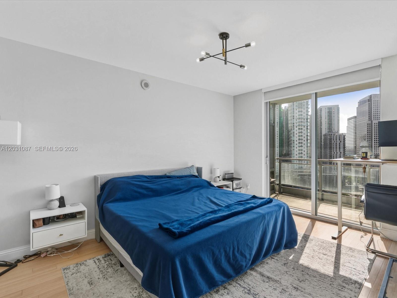 90 SW 3rd St #2015, Miami FL 33130