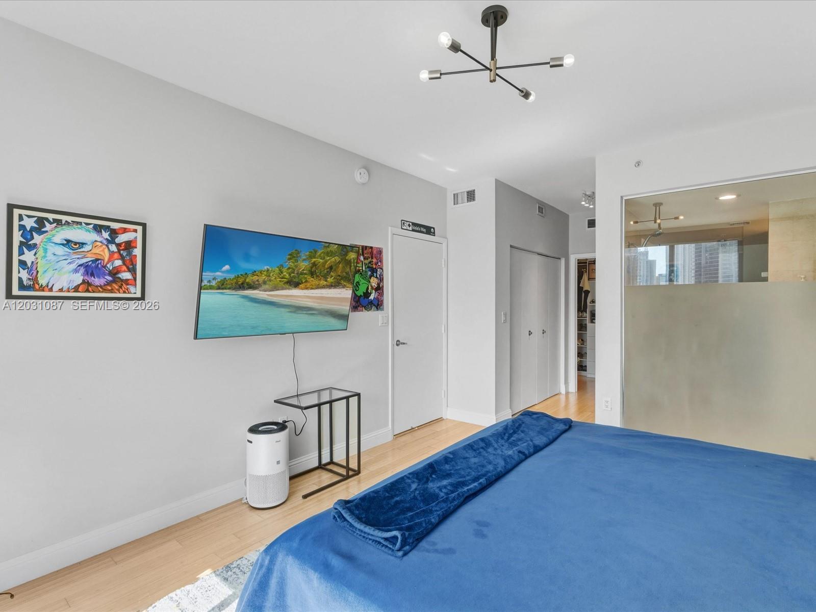 90 SW 3rd St #2015, Miami FL 33130