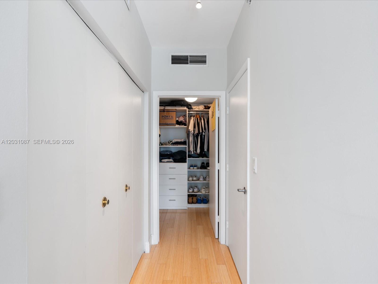 90 SW 3rd St #2015, Miami FL 33130