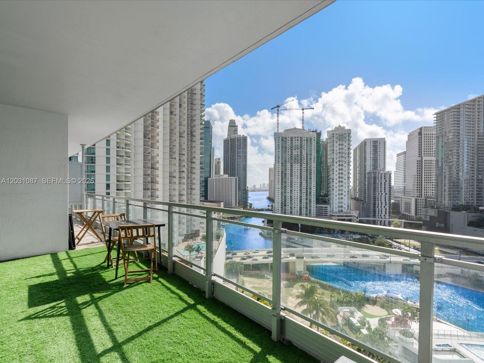 90 SW 3rd St #2015, Miami FL 33130