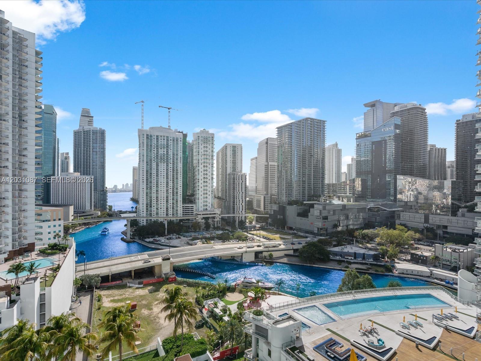 90 SW 3rd St #2015, Miami FL 33130