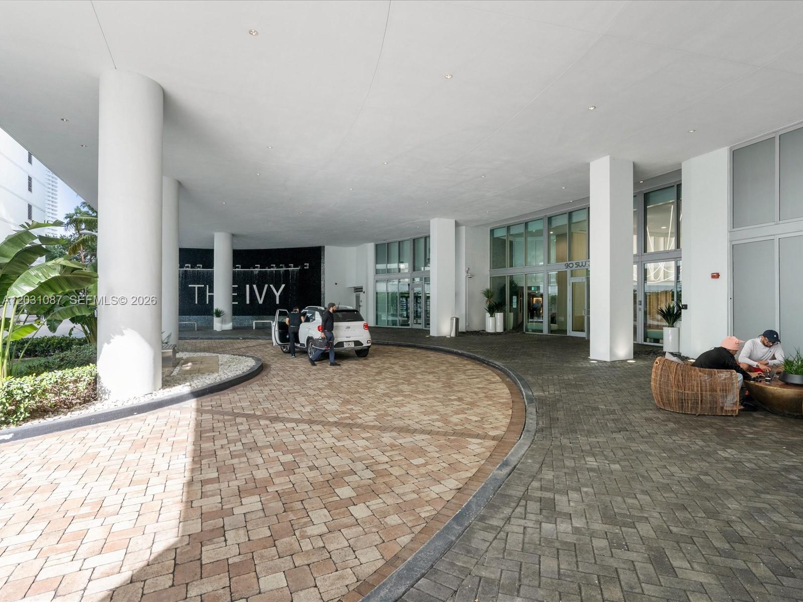 90 SW 3rd St #2015, Miami FL 33130