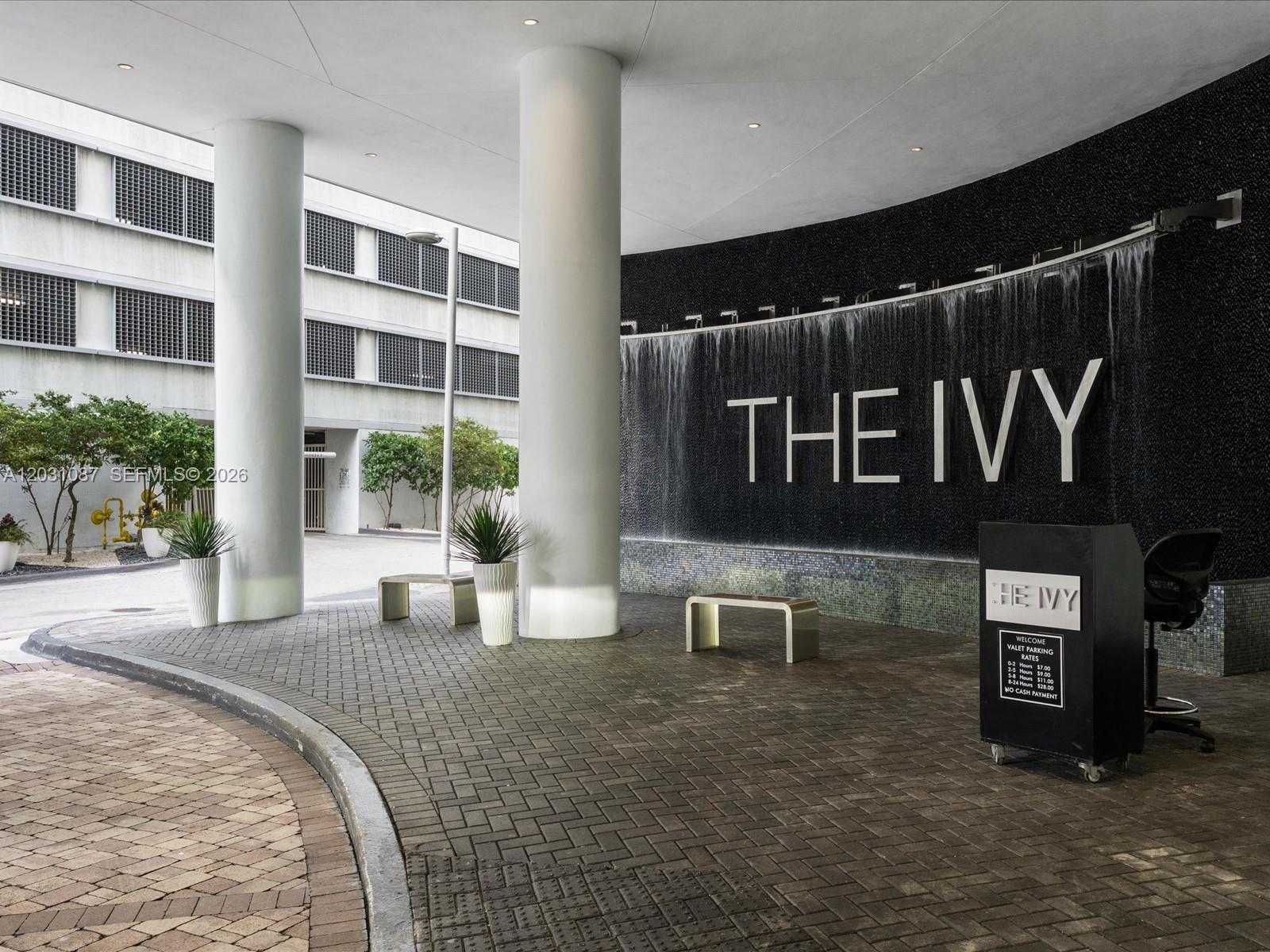 90 SW 3rd St #2015, Miami FL 33130