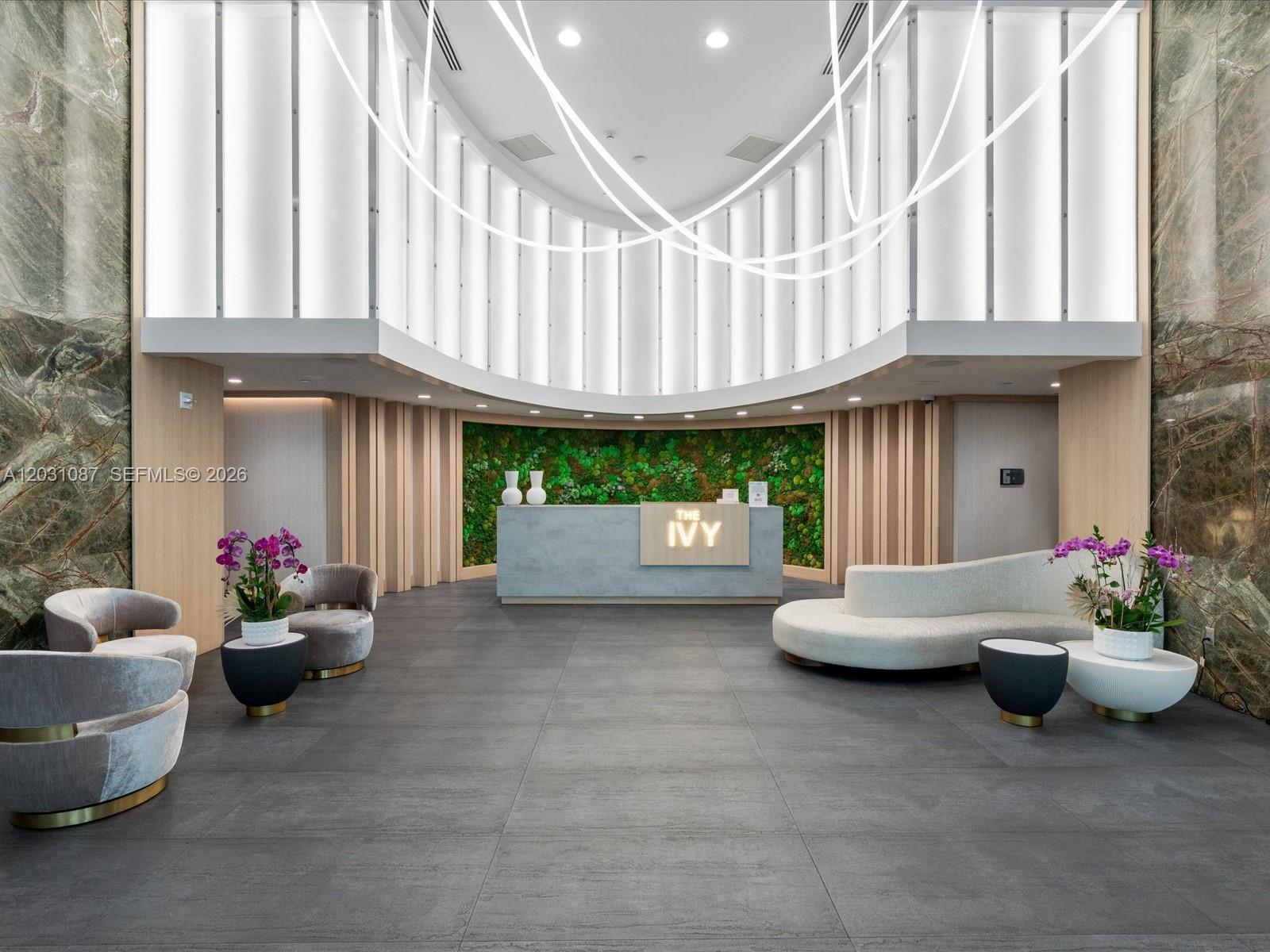 90 SW 3rd St #2015, Miami FL 33130