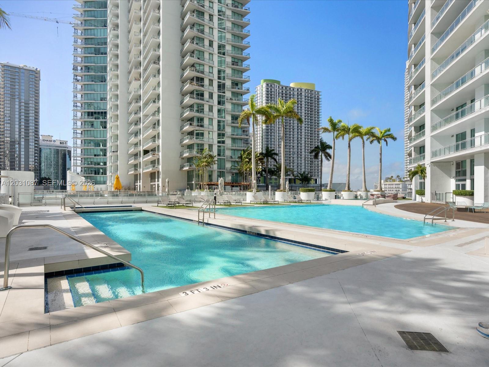 90 SW 3rd St #2015, Miami FL 33130