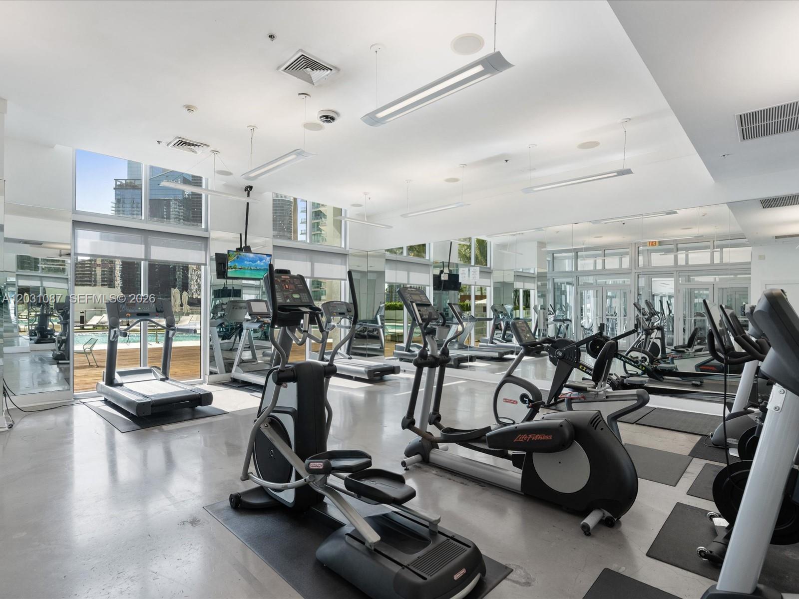 90 SW 3rd St #2015, Miami FL 33130