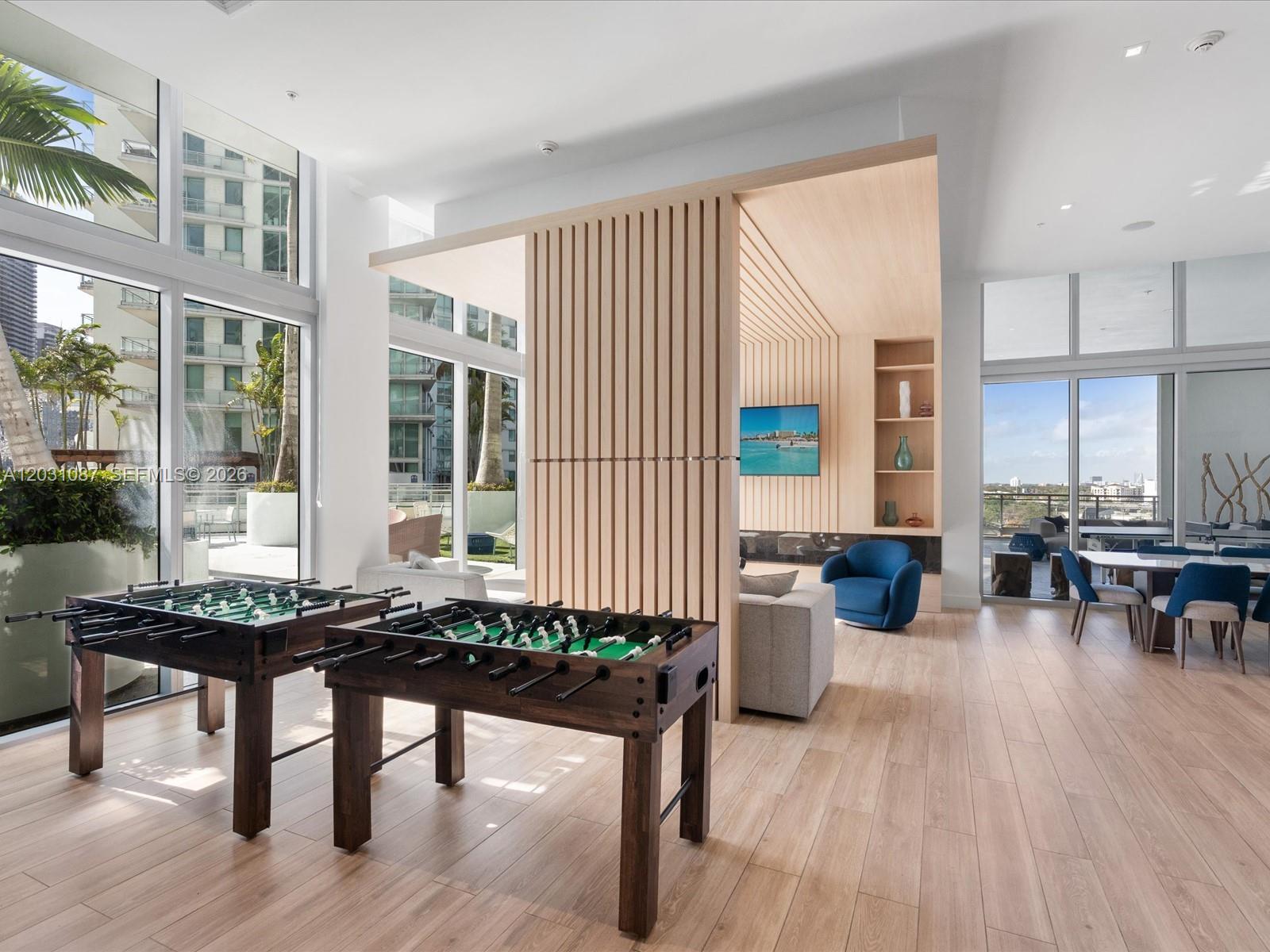 90 SW 3rd St #2015, Miami FL 33130