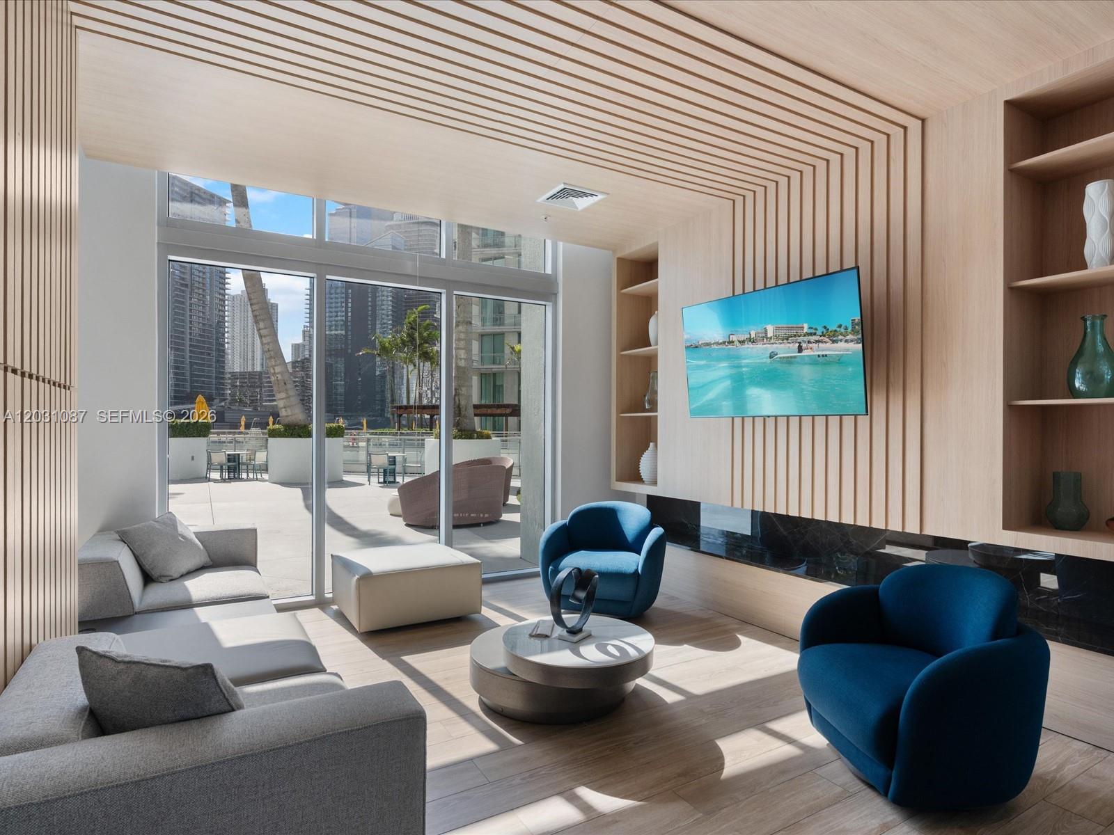 90 SW 3rd St #2015, Miami FL 33130