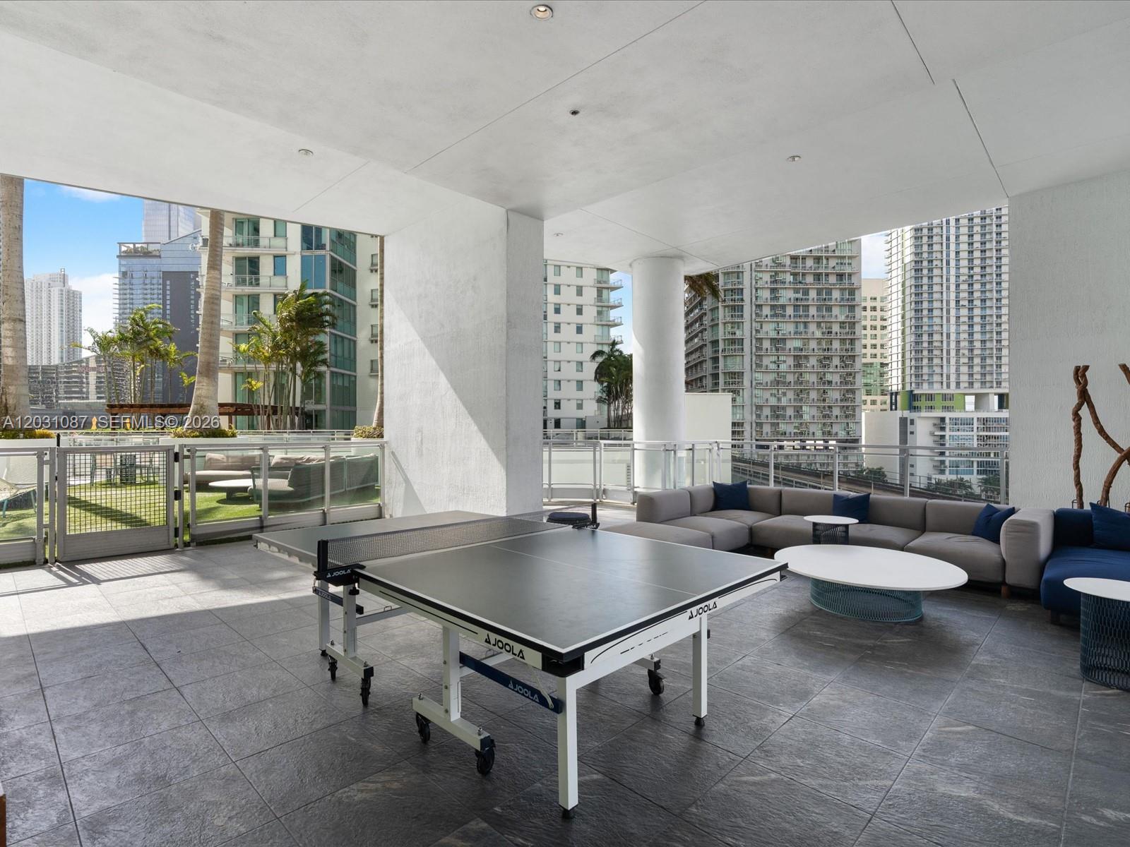 90 SW 3rd St #2015, Miami FL 33130