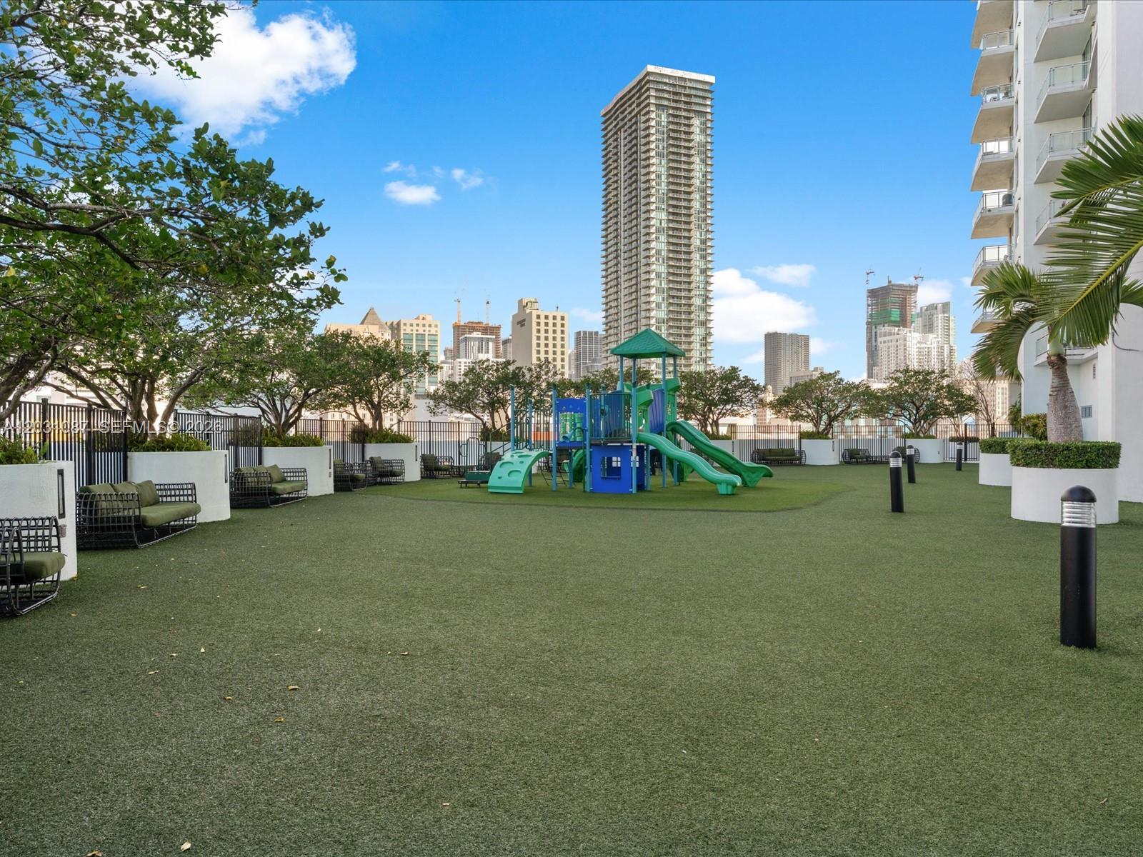 90 SW 3rd St #2015, Miami FL 33130