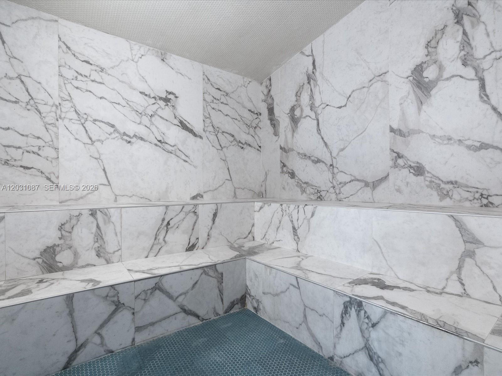 90 SW 3rd St #2015, Miami FL 33130
