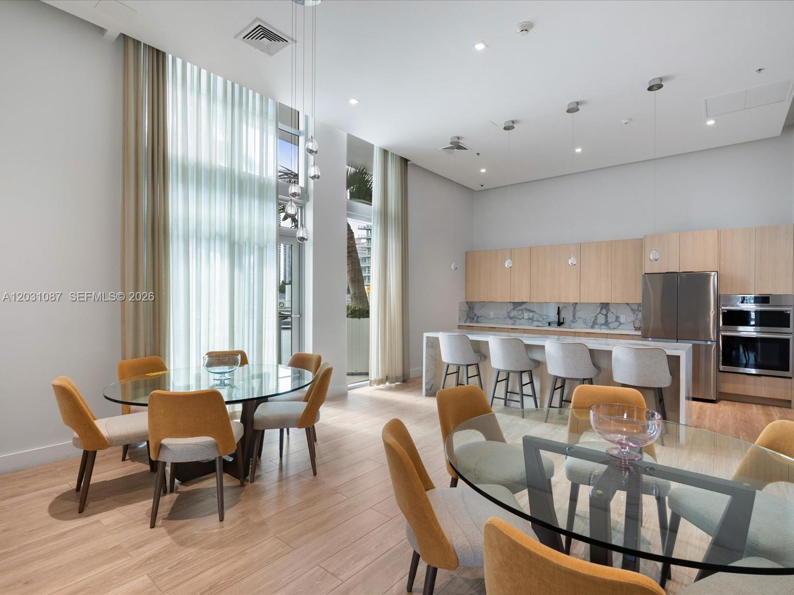 90 SW 3rd St #2015, Miami FL 33130