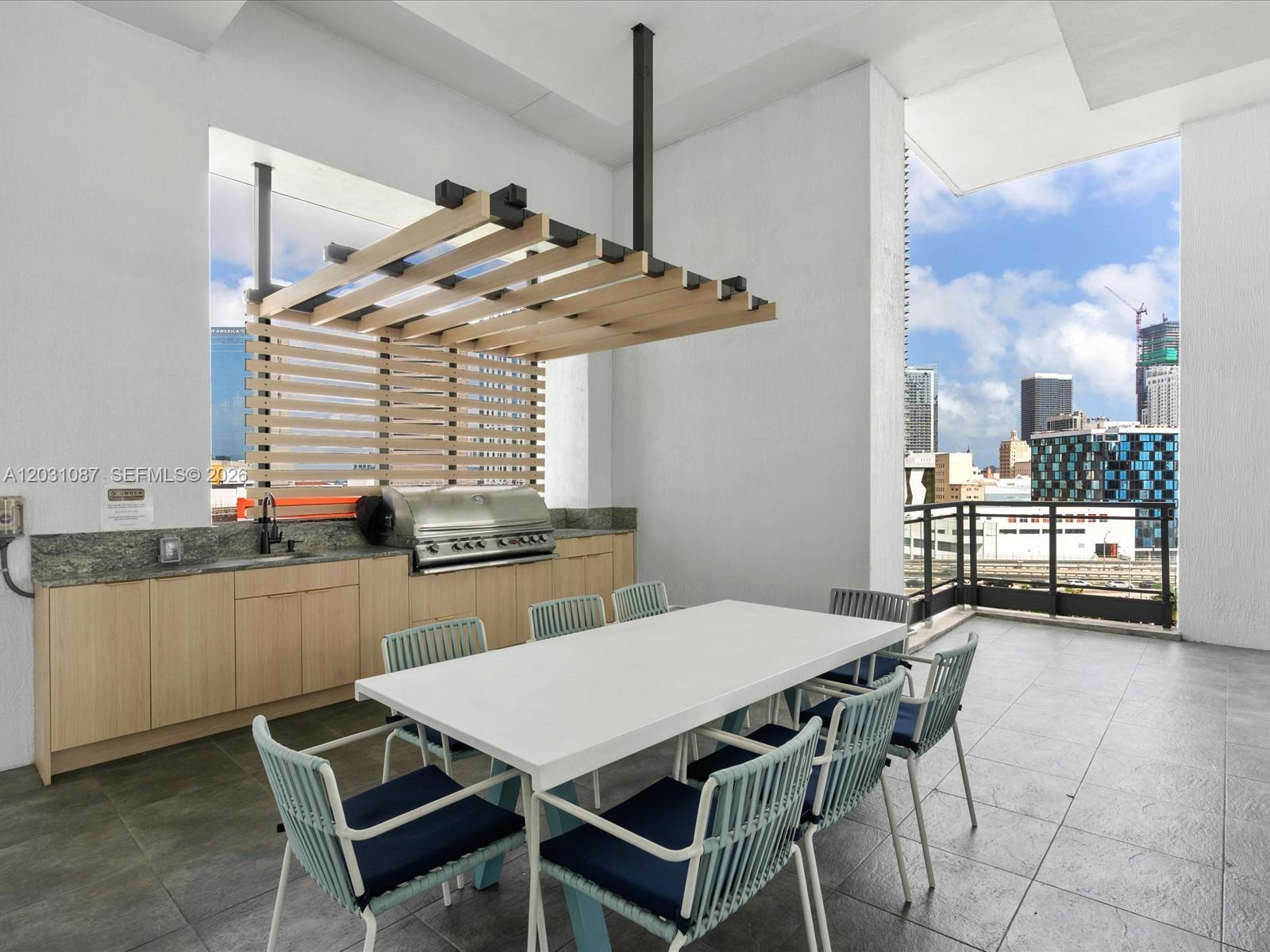 90 SW 3rd St #2015, Miami FL 33130