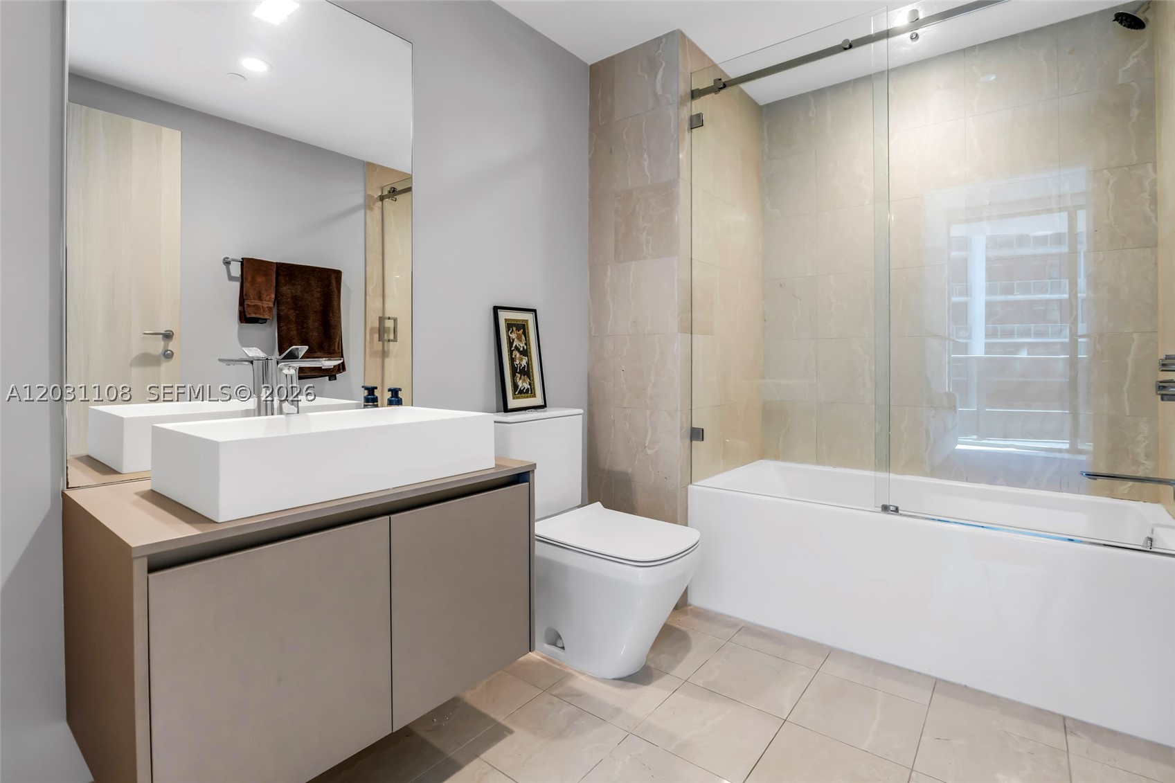 1000 Brickell Plz #4609, Miami FL 33131