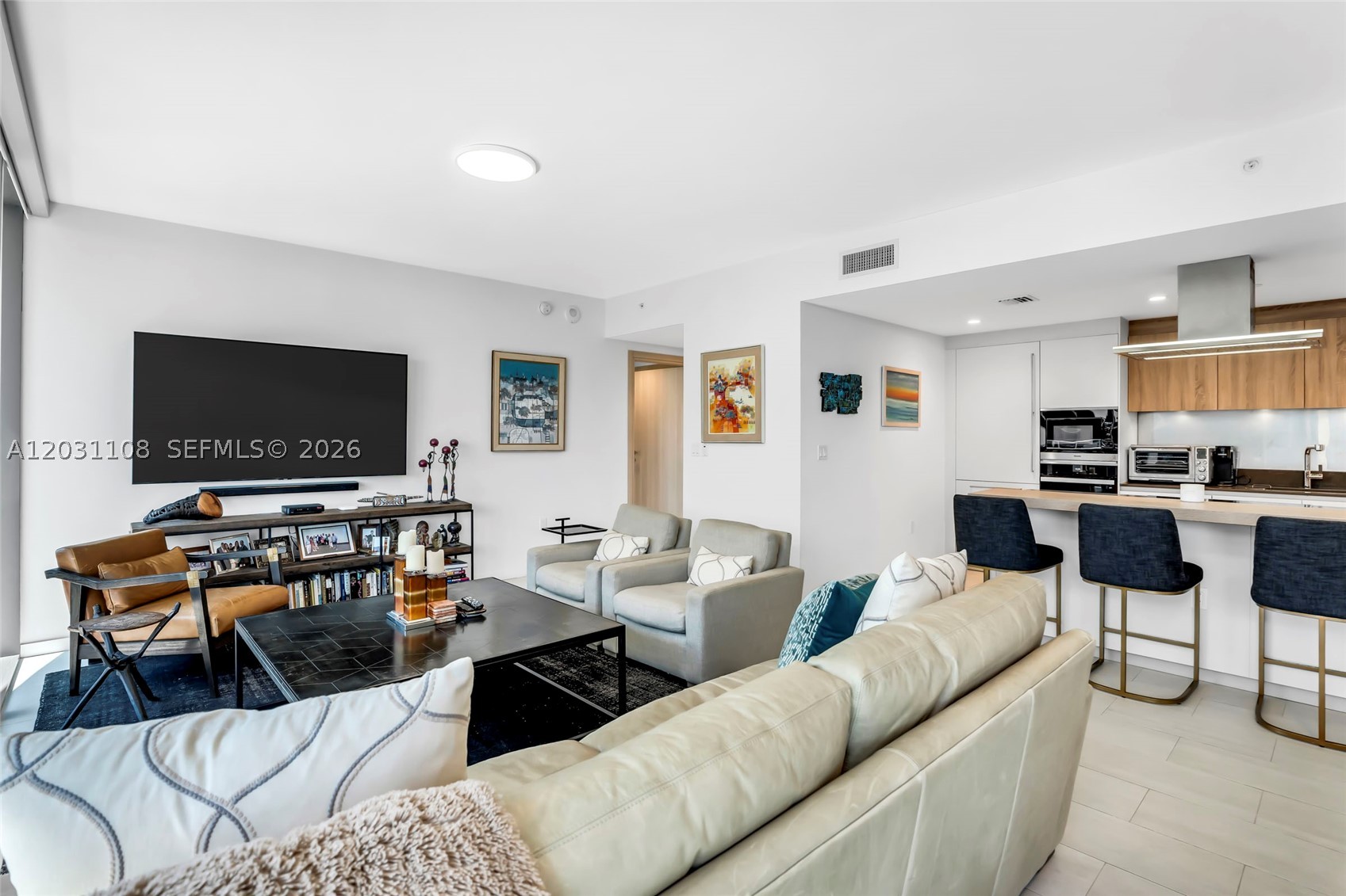 1000 Brickell Plz #4609, Miami FL 33131