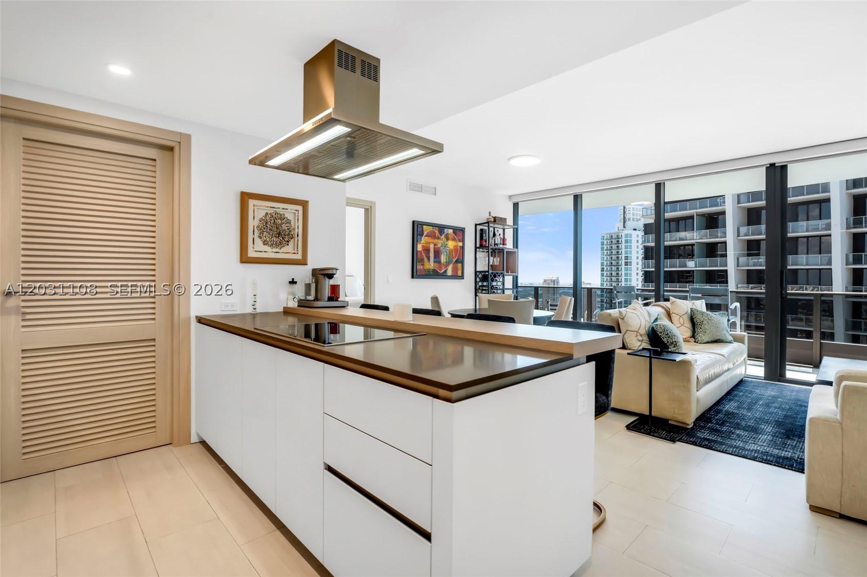 1000 Brickell Plz #4609, Miami FL 33131