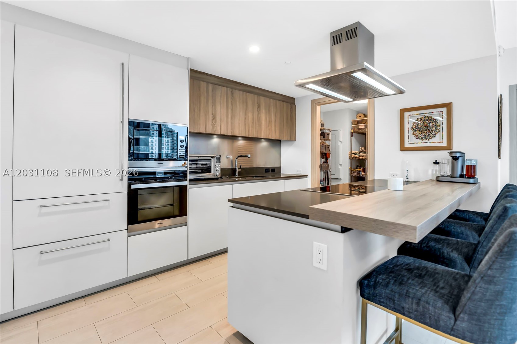1000 Brickell Plz #4609, Miami FL 33131