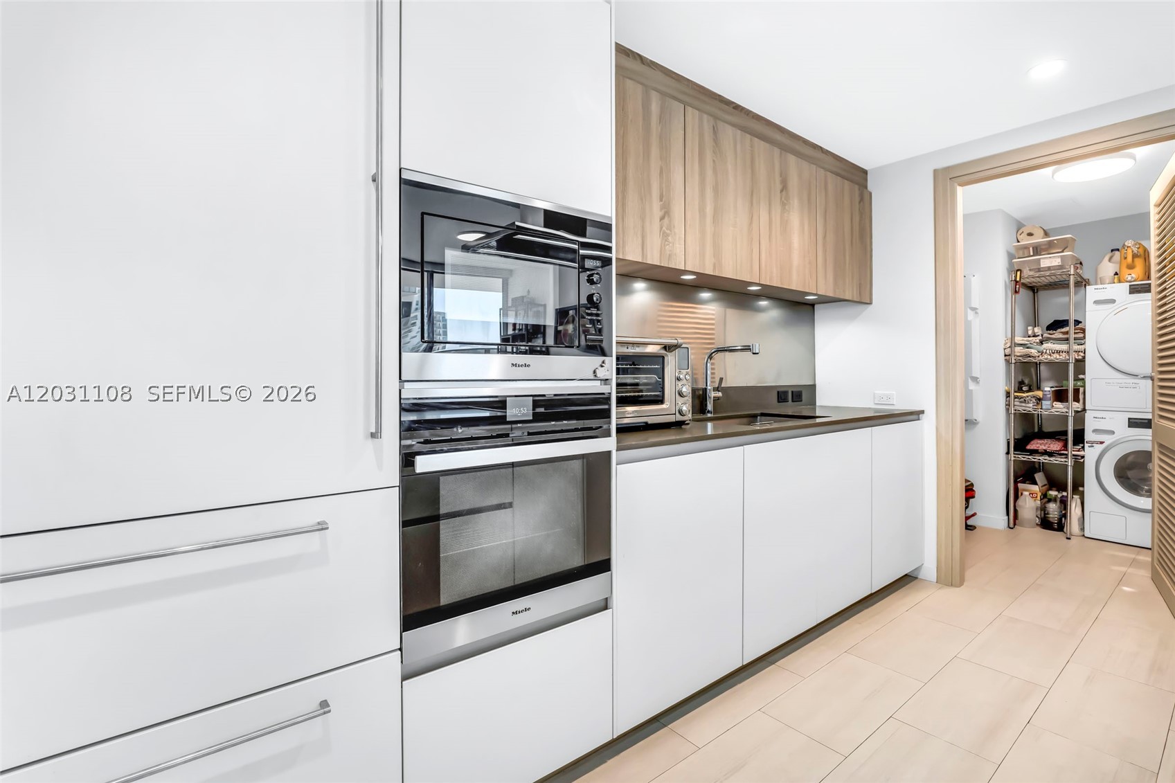 1000 Brickell Plz #4609, Miami FL 33131