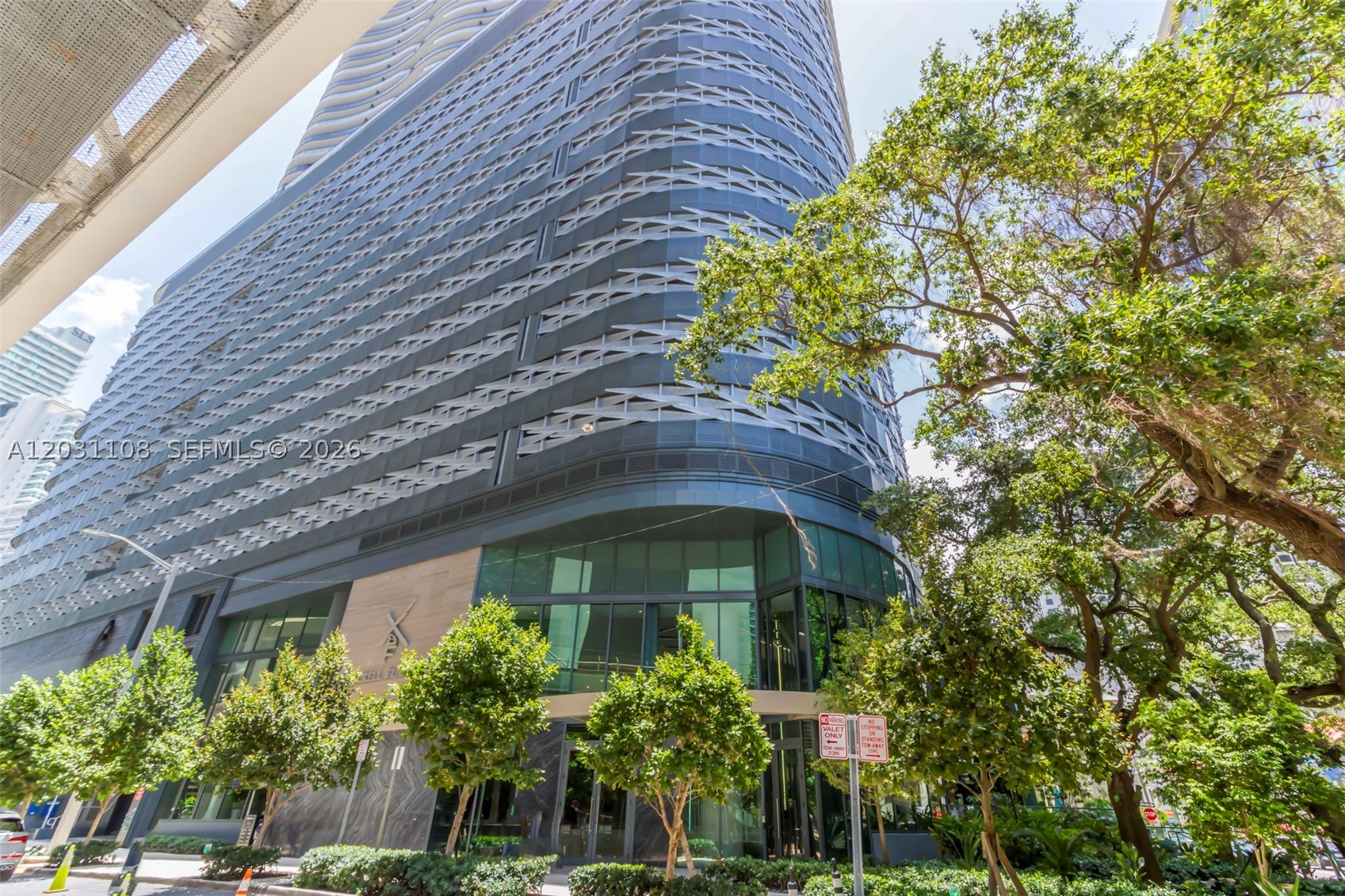 1000 Brickell Plz #4609, Miami FL 33131