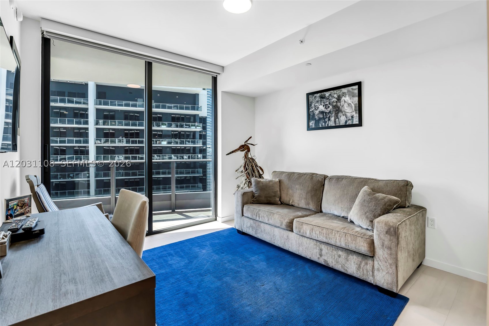 1000 Brickell Plz #4609, Miami FL 33131