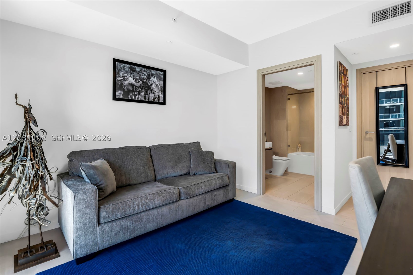 1000 Brickell Plz #4609, Miami FL 33131