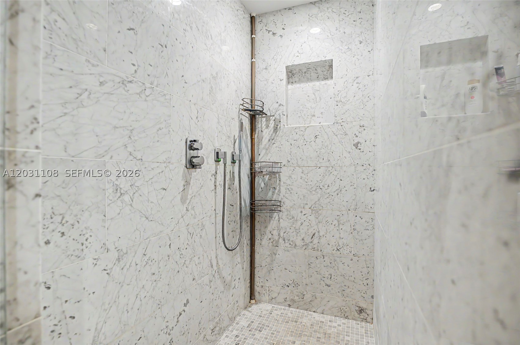 1000 Brickell Plz #4609, Miami FL 33131