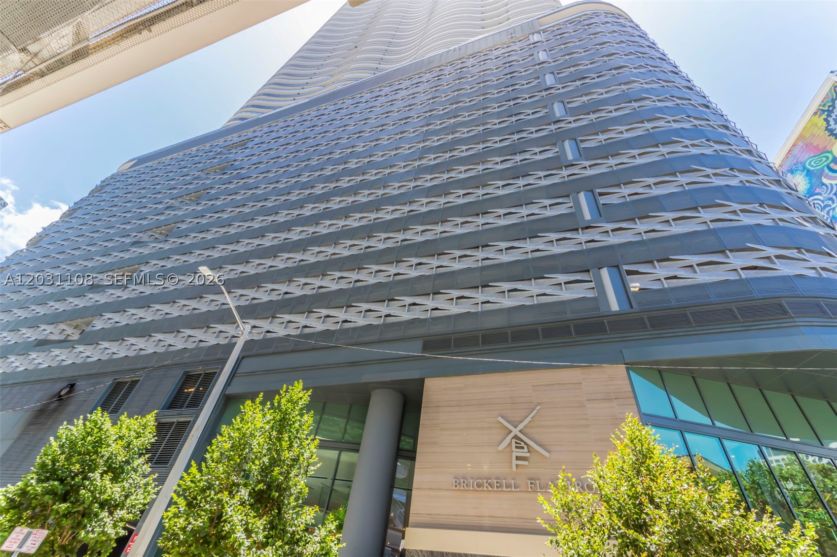 1000 Brickell Plz #4609, Miami FL 33131
