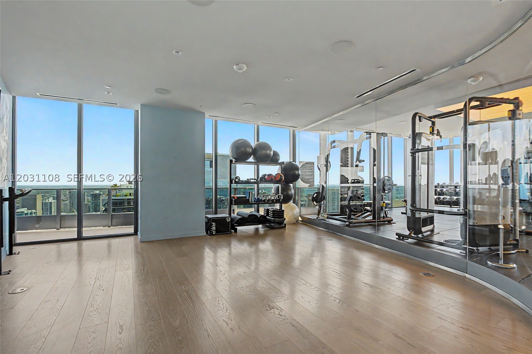 1000 Brickell Plz #4609, Miami FL 33131