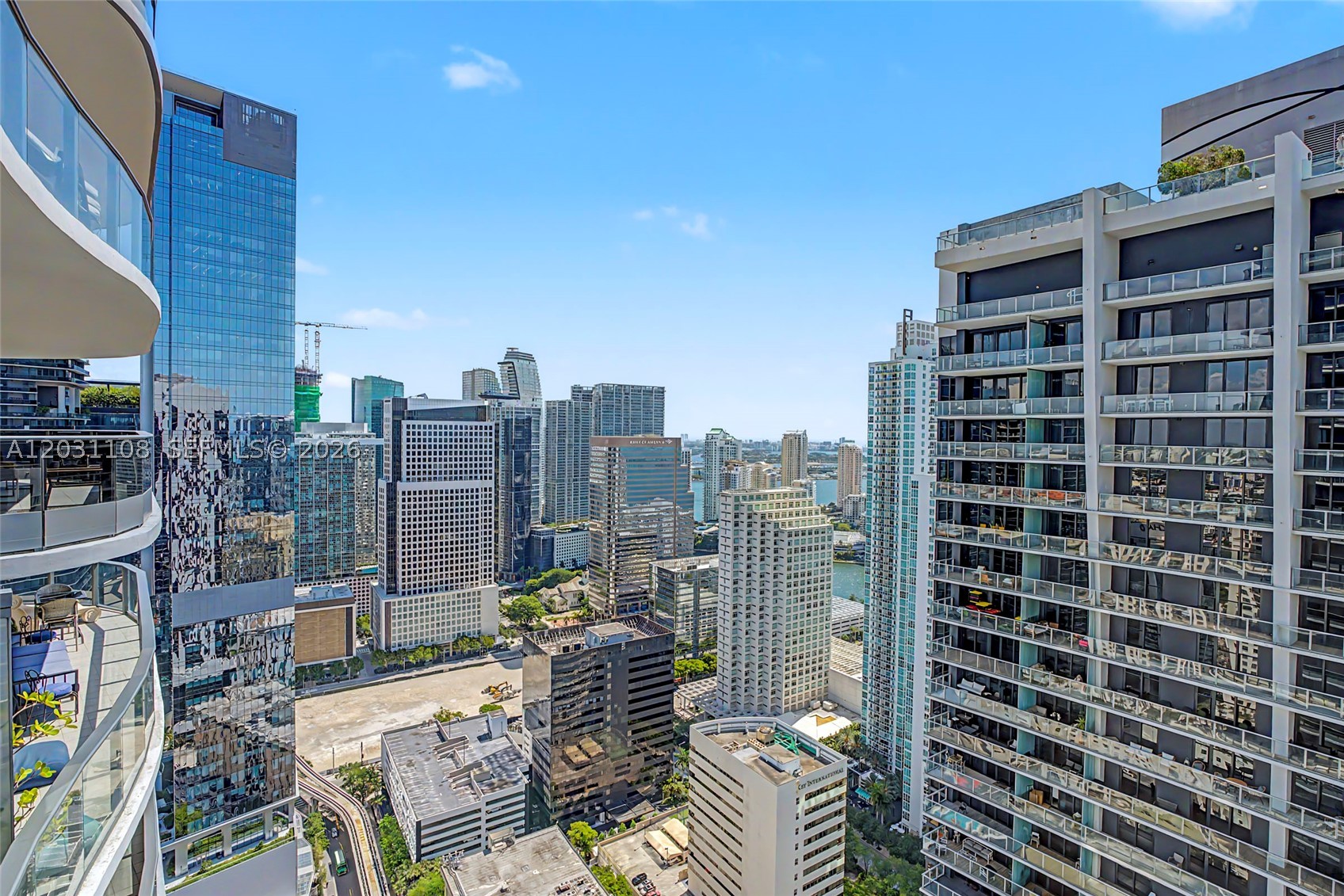 1000 Brickell Plz #4609, Miami FL 33131