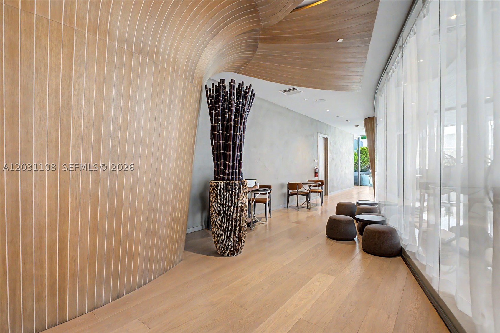 1000 Brickell Plz #4609, Miami FL 33131