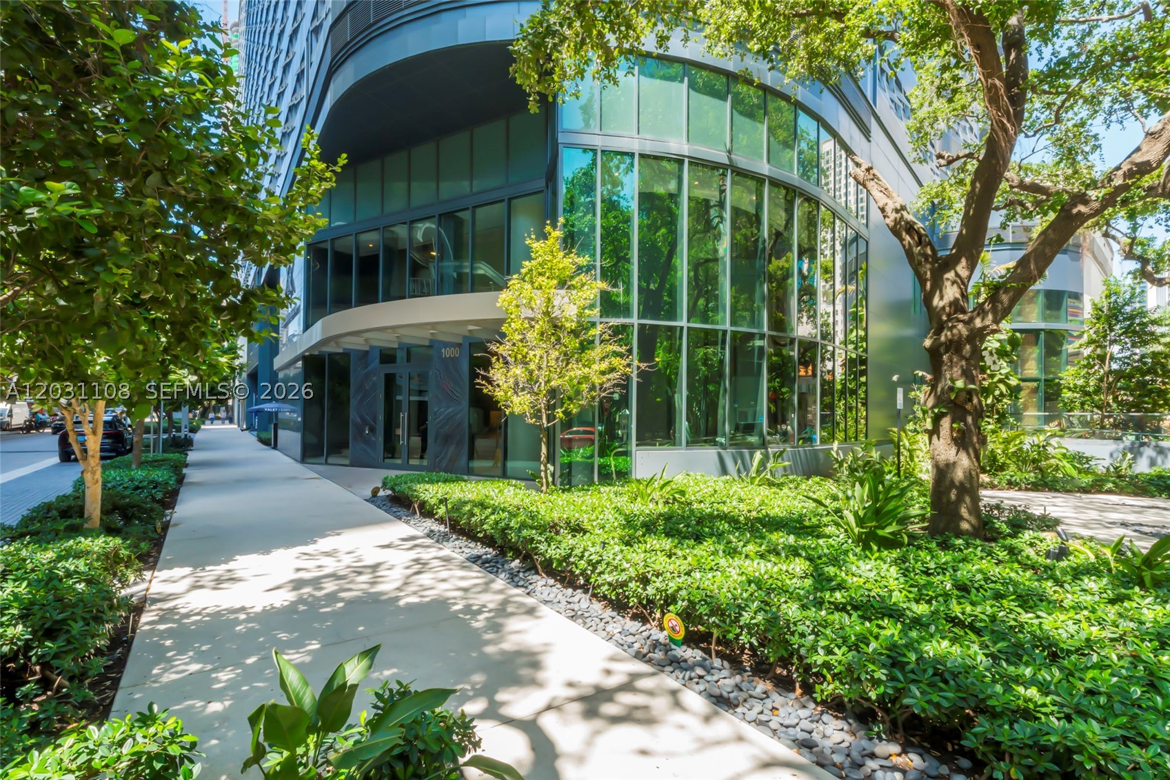 1000 Brickell Plz #4609, Miami FL 33131
