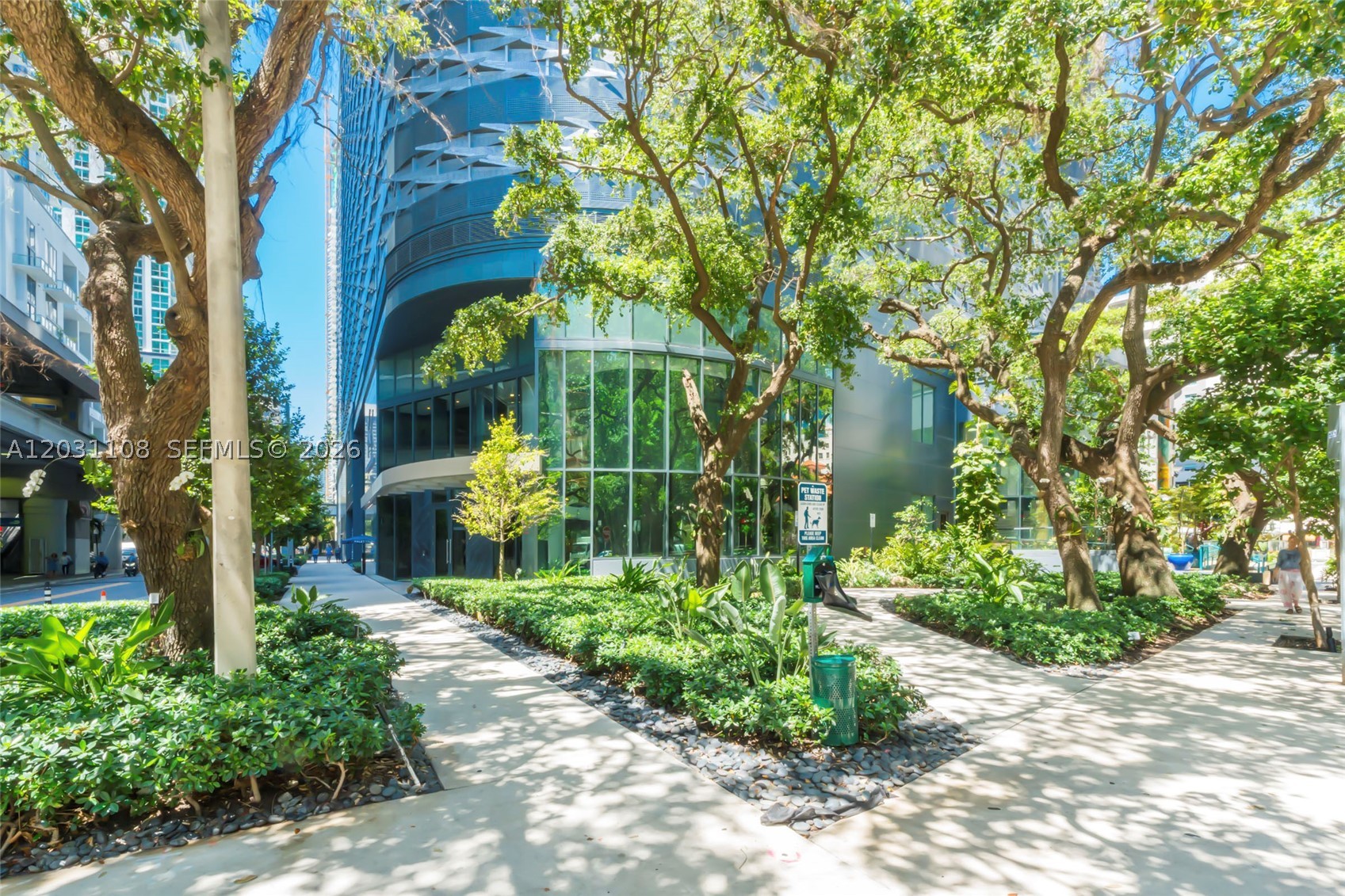 1000 Brickell Plz #4609, Miami FL 33131