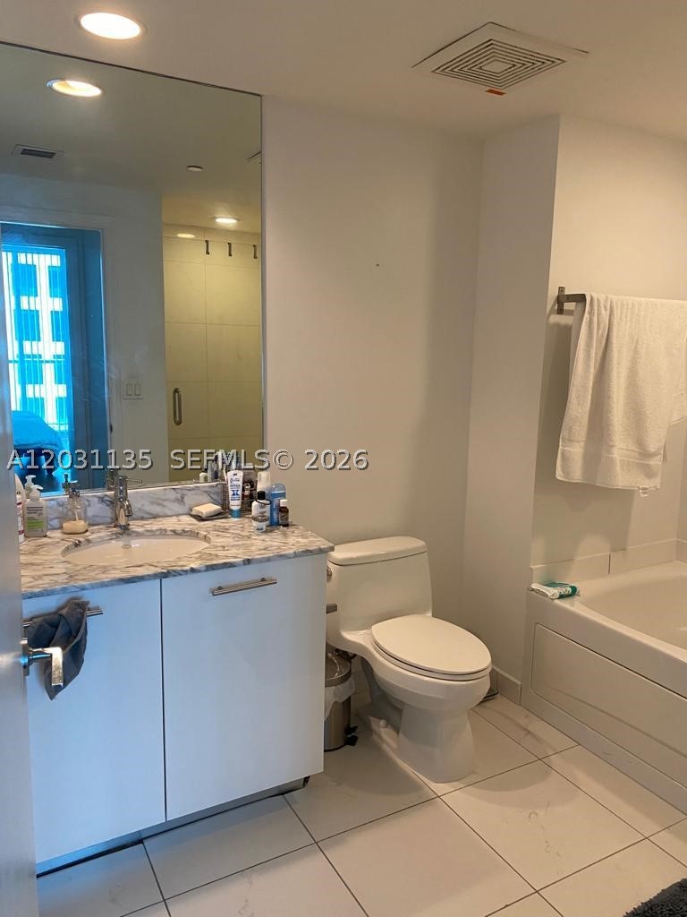 500 Brickell Ave #1808, Miami FL 33131