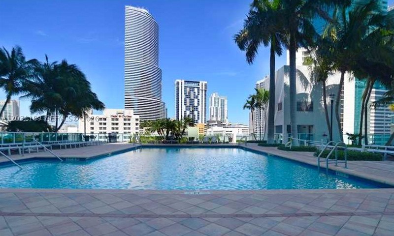 31 SE 5th St #1404, Miami FL 33131