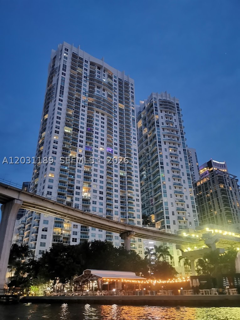 31 SE 5th St #1404, Miami FL 33131