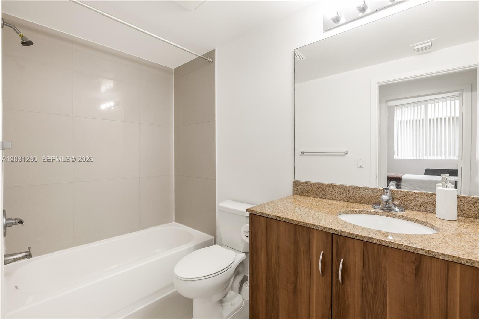 601 NE 23rd St #706, Miami FL 33137