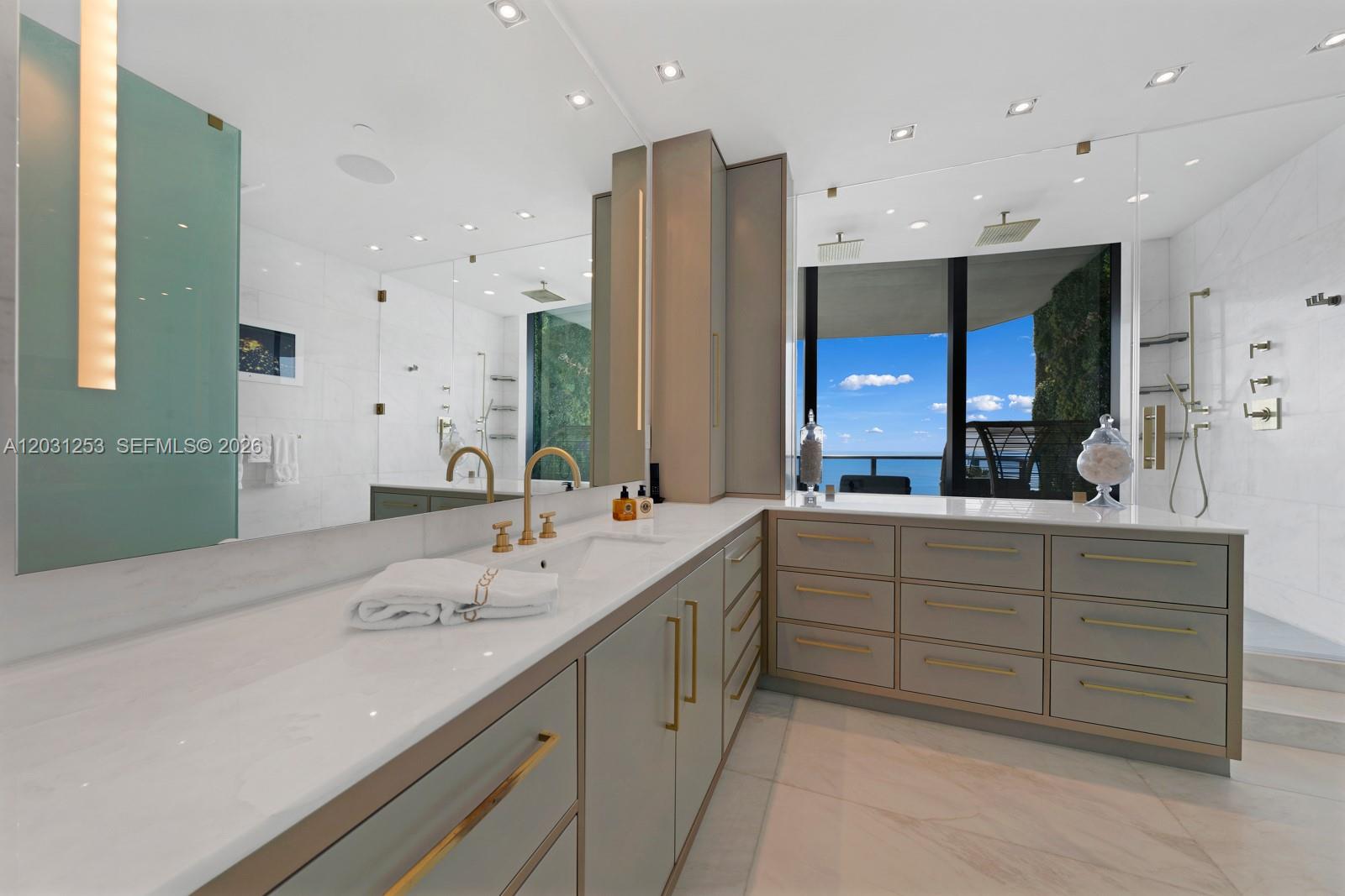 18555 Collins Ave #4405, Sunny Isles Beach FL 33160