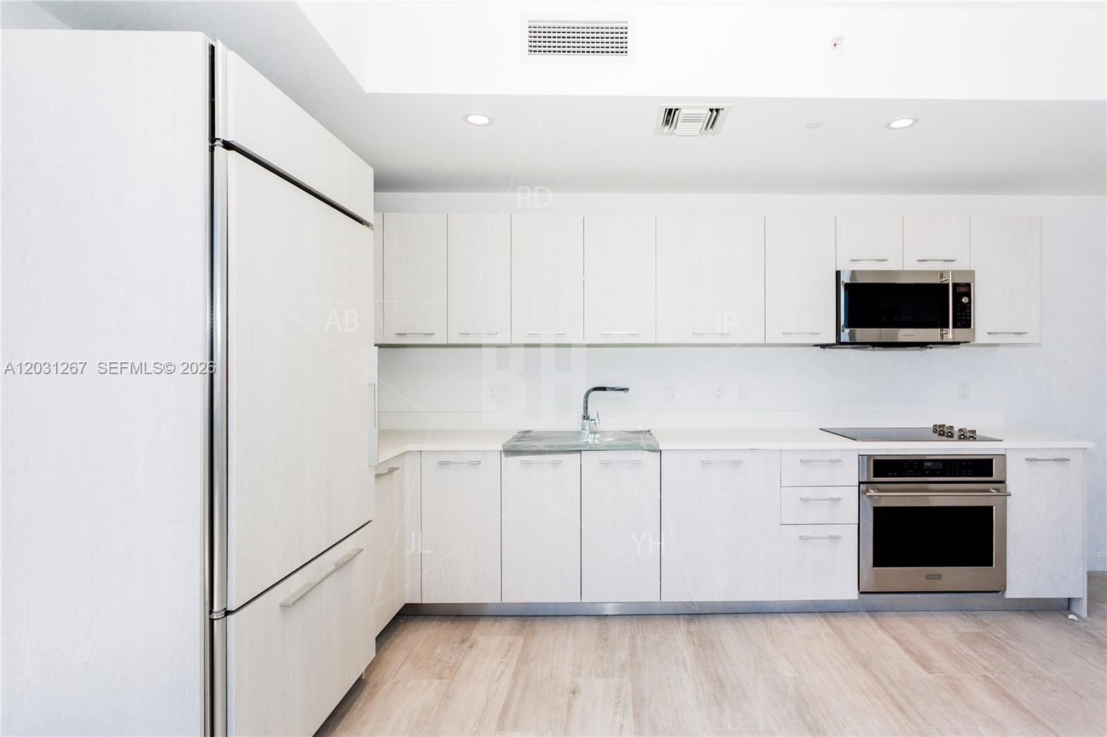 45 SW 9 Street #3806, Miami FL 33130