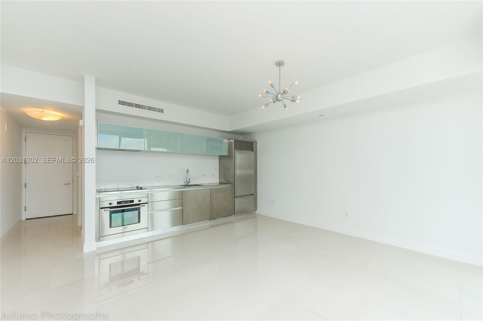 1040 Biscayne Blvd #1205, Miami FL 33132