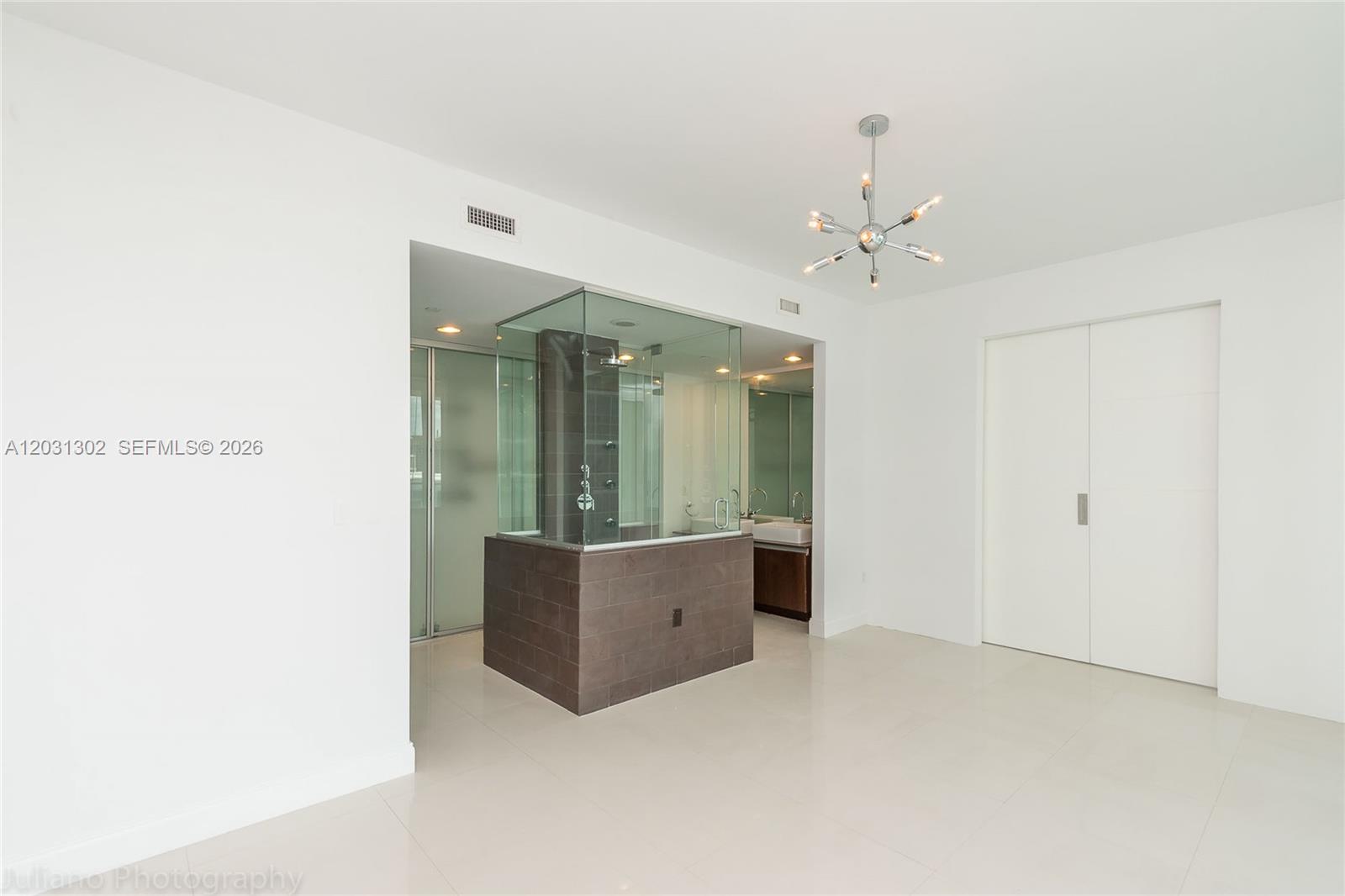 1040 Biscayne Blvd #1205, Miami FL 33132