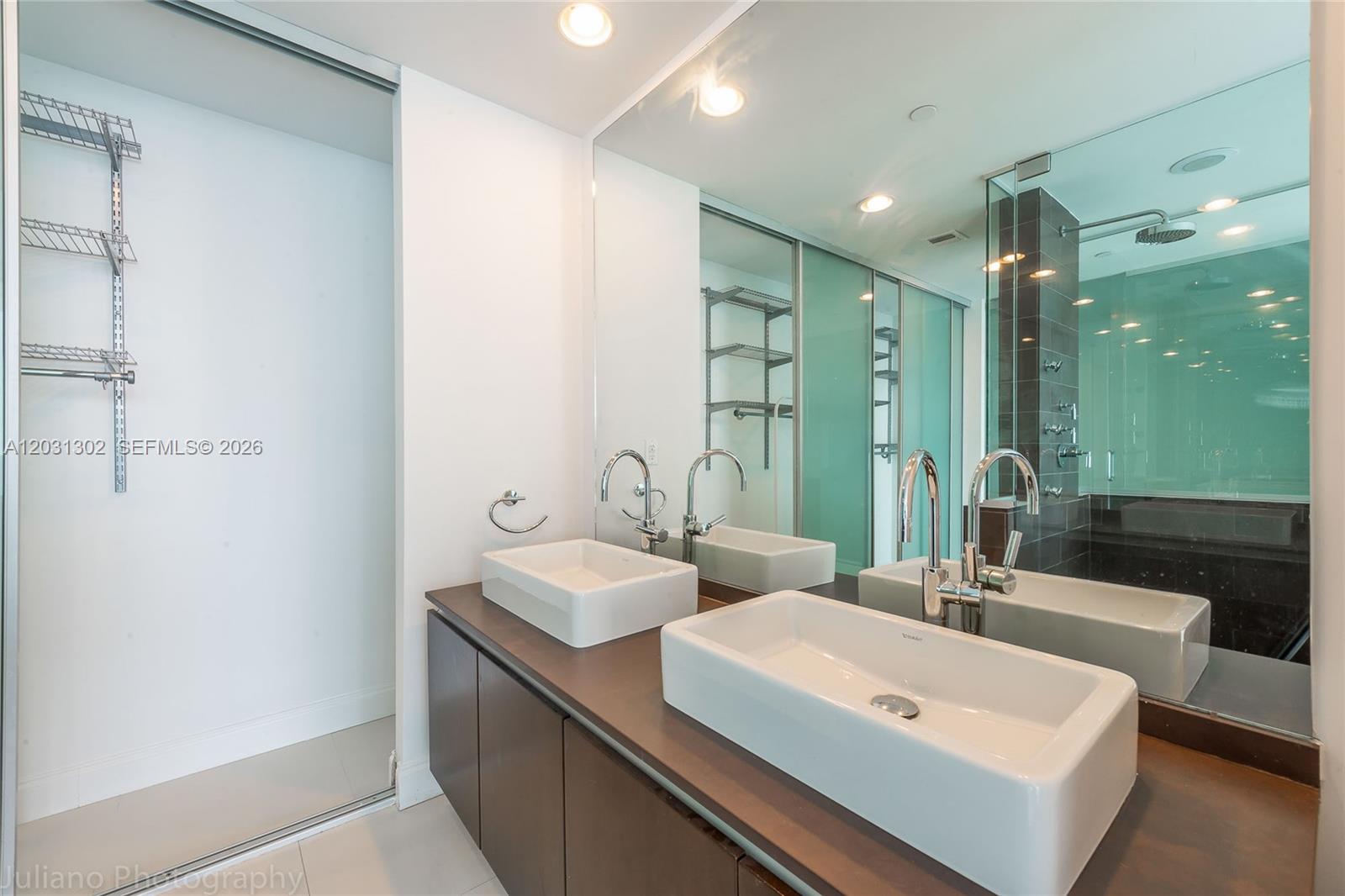 1040 Biscayne Blvd #1205, Miami FL 33132