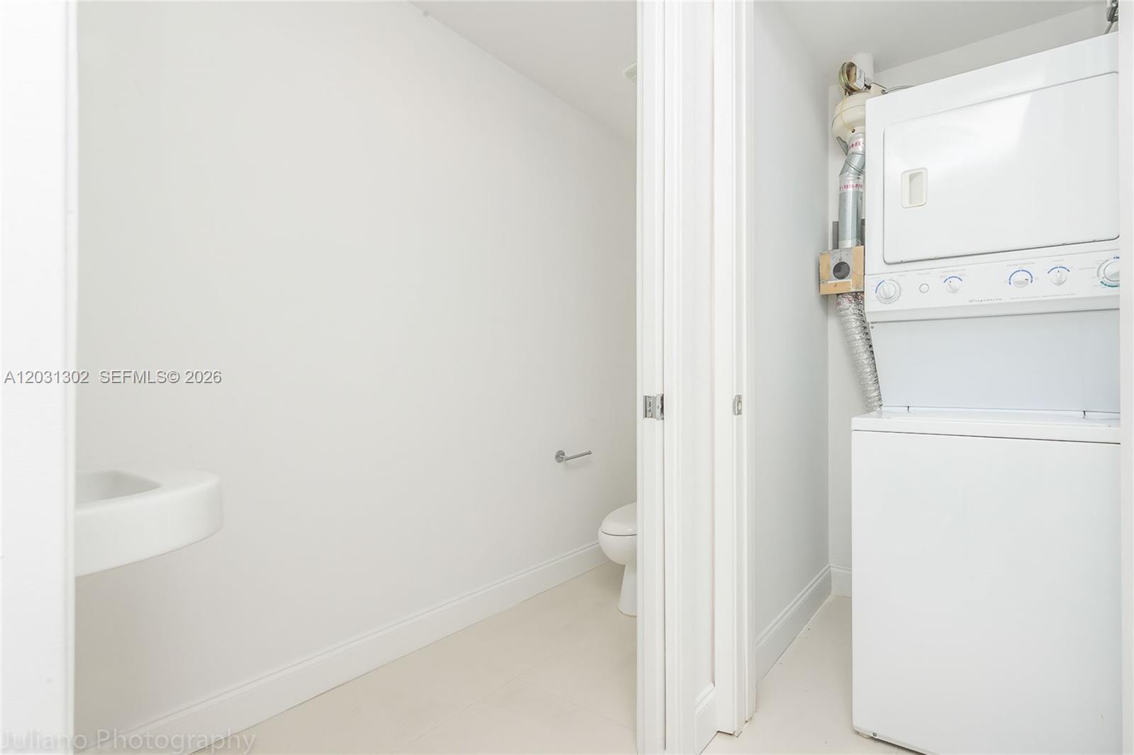 1040 Biscayne Blvd #1205, Miami FL 33132
